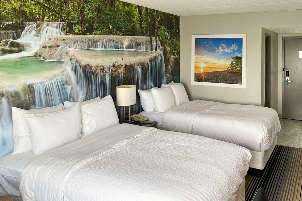 Clarion Pointe Near Erie Casino Hotel Room photo