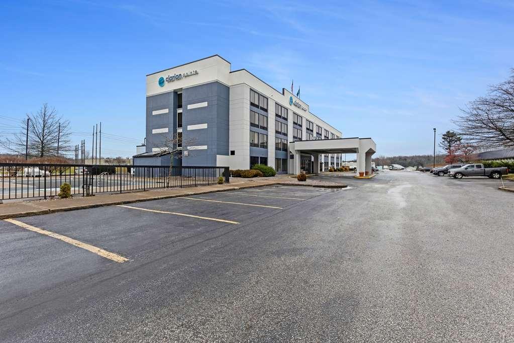 Clarion Pointe Near Erie Casino Hotel Exterior photo